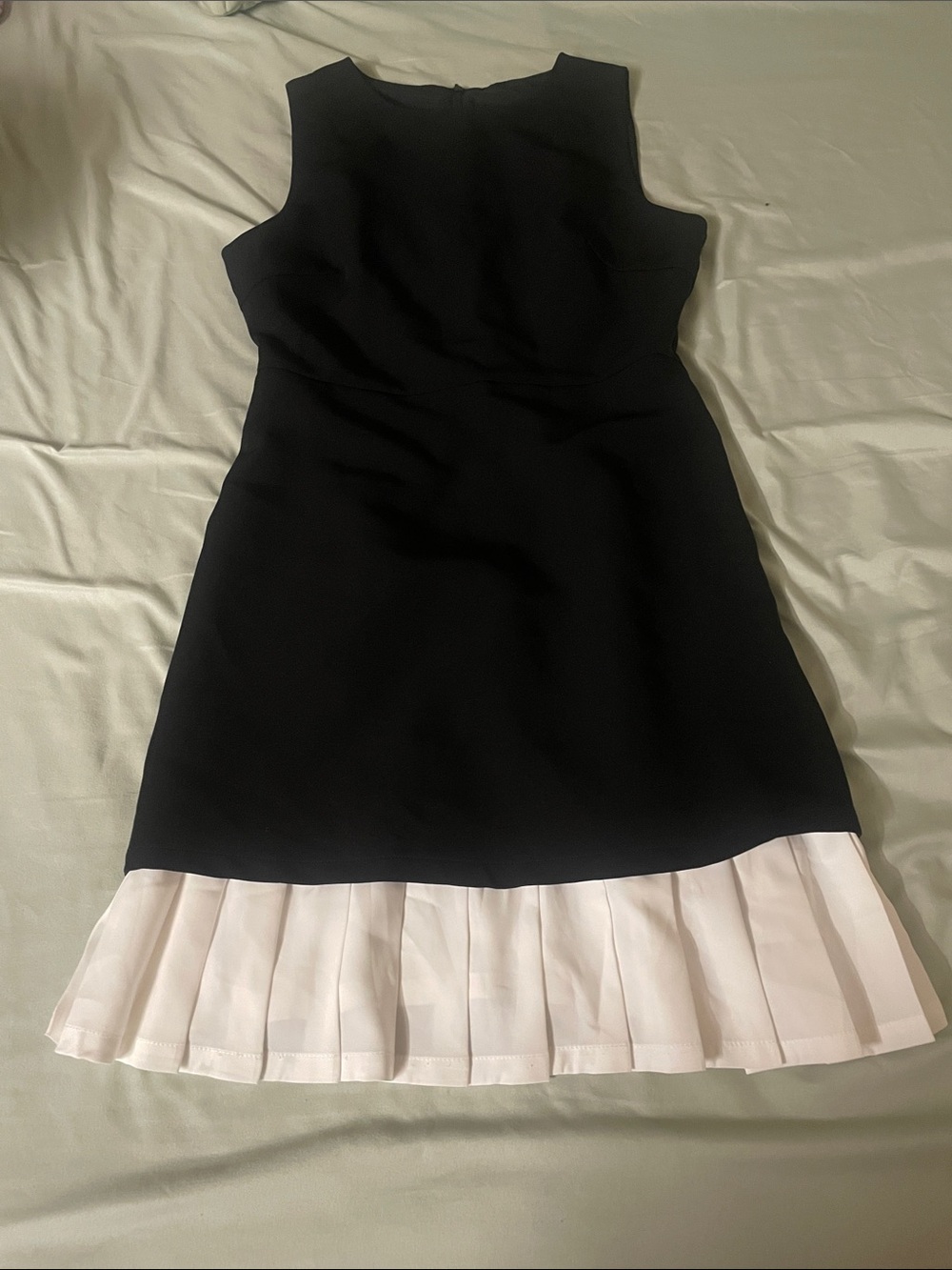 Commense Black Sleeveless Dress with White Pleated Hem